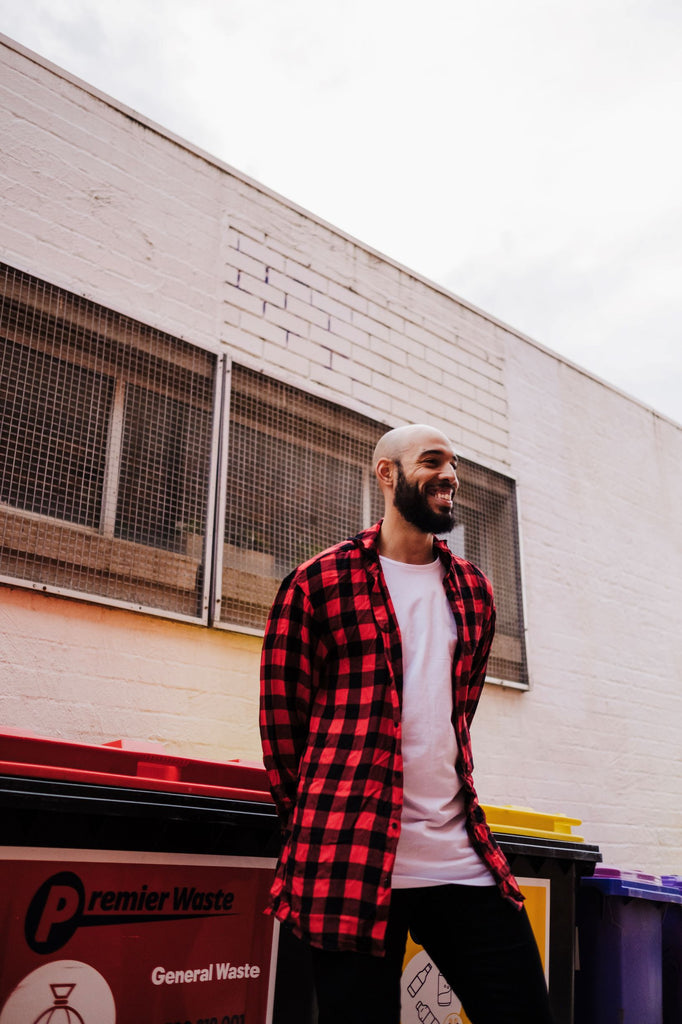 red black check t shirt